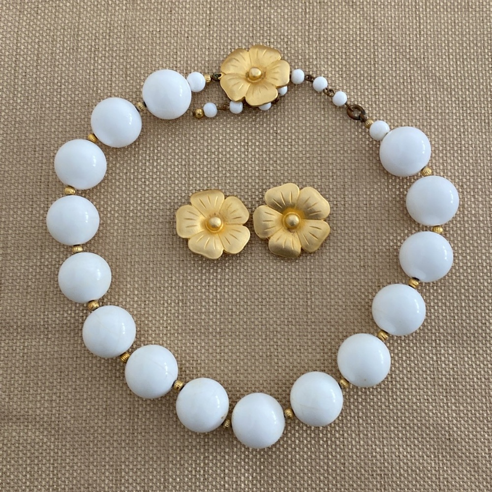 Gay Boyer Large White Bead/Gold Tone Flower Necklace/Earring Set